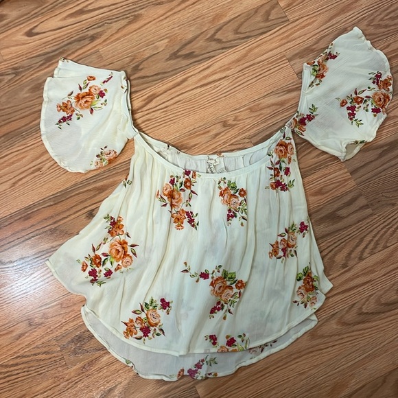 Floral Cream off the shoulder Women's Top, Large - Picture 7 of 7
